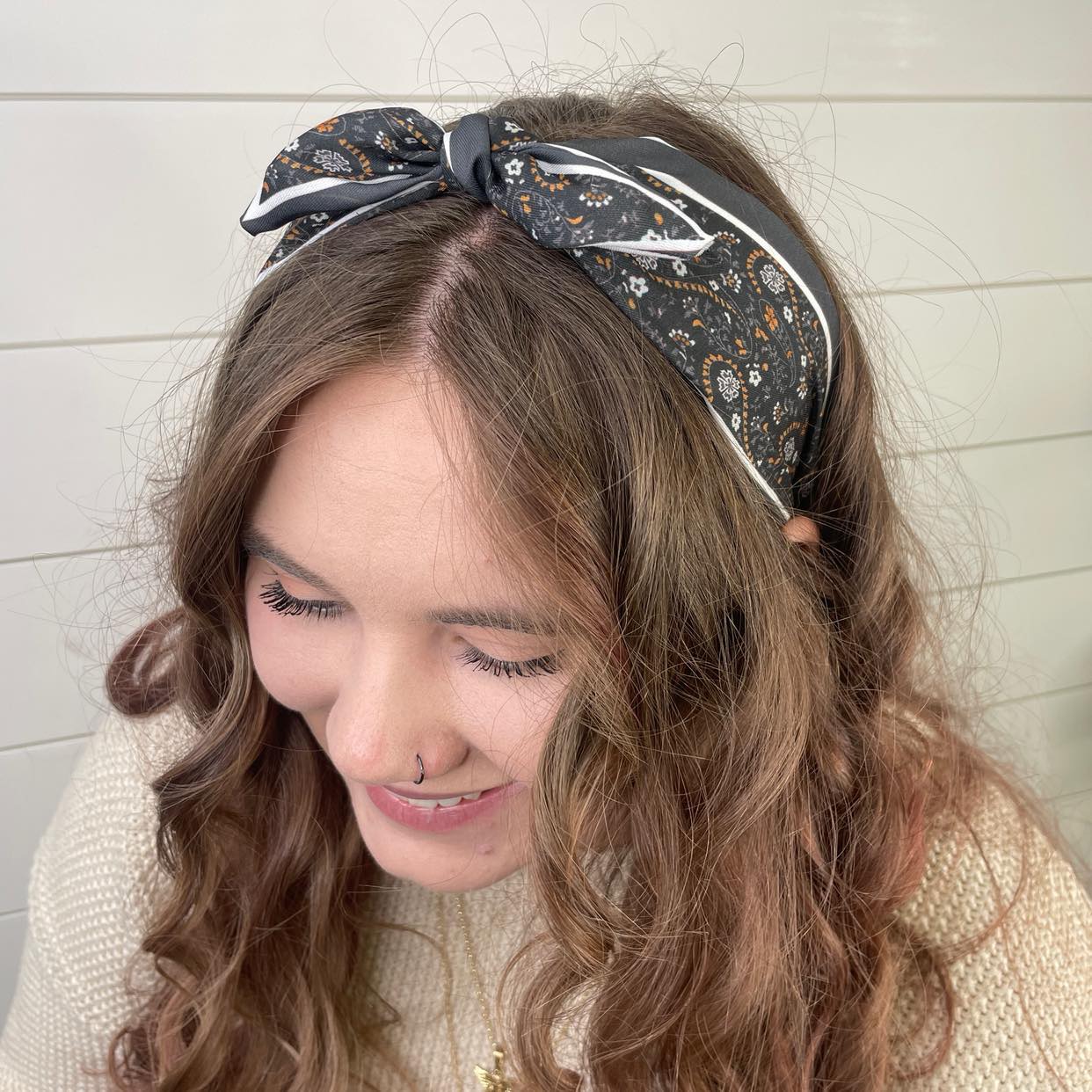 Black Paisley Boho Satin Scarf Bow Knot Headband - Gray Bird