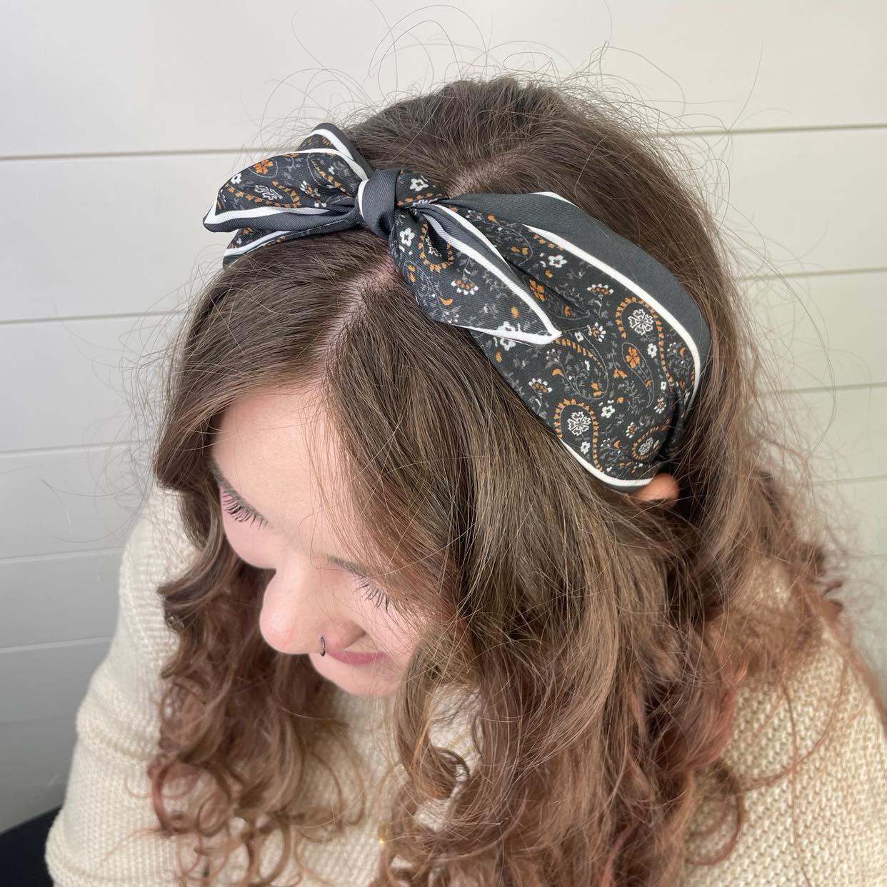 Black Paisley Boho Satin Scarf Bow Knot Headband - Gray Bird